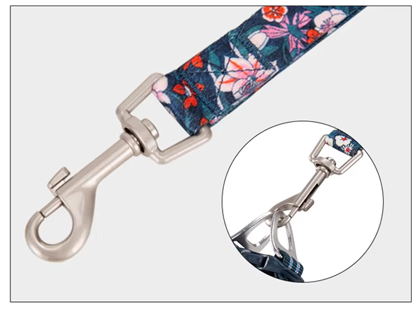 Smycz-dla-psa-Truelove-Blossom-granatowo-biala