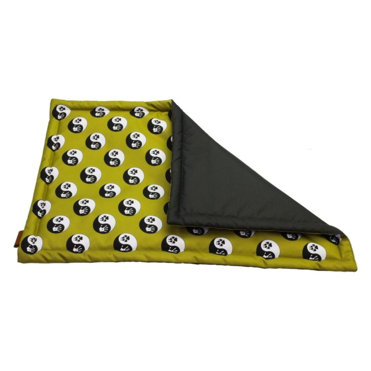 mata-dla-psa-Szarvas-Yin-i-yang-khaki-50x75.jpg